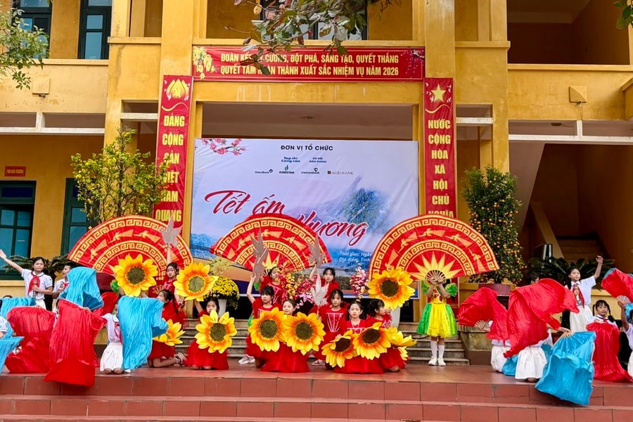 Tết ấm lan tỏa yêu thương, bồi đắp thế trận lòng dân