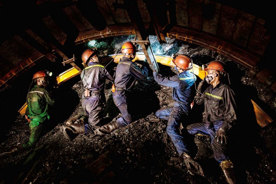 “Thợ mỏ vào ca cũng là chiến sĩ”