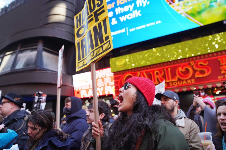 Làn sóng phản đối chiến tranh lan rộng khắp các châu lục