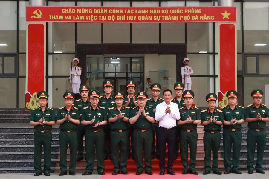 Đại tướng Nguyễn Trọng Nghĩa thăm và làm việc với các đơn vị trên địa bàn thành phố Đà Nẵng