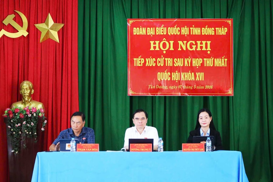 Đồng chí Dương Trung Ý, Tổng Biên tập Tạp chí Cộng sản tiếp xúc cử tri tại tỉnh Đồng Tháp