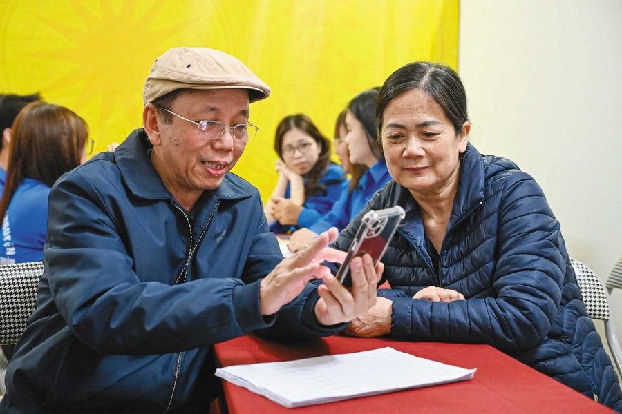 Truyền thông đại chúng trong định hướng nhu cầu và hành vi xã hội