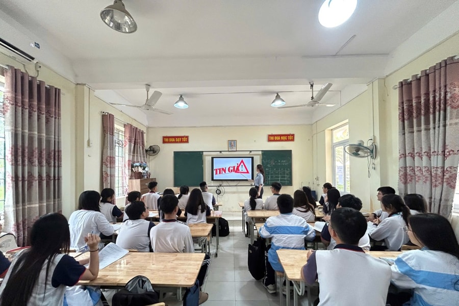 Xây dựng “lá chắn tư tưởng” từ sớm, từ xa trong học đường Kỳ 2: Trường học là “vùng xanh” thông tin và “sức mạnh nội sinh” học đường