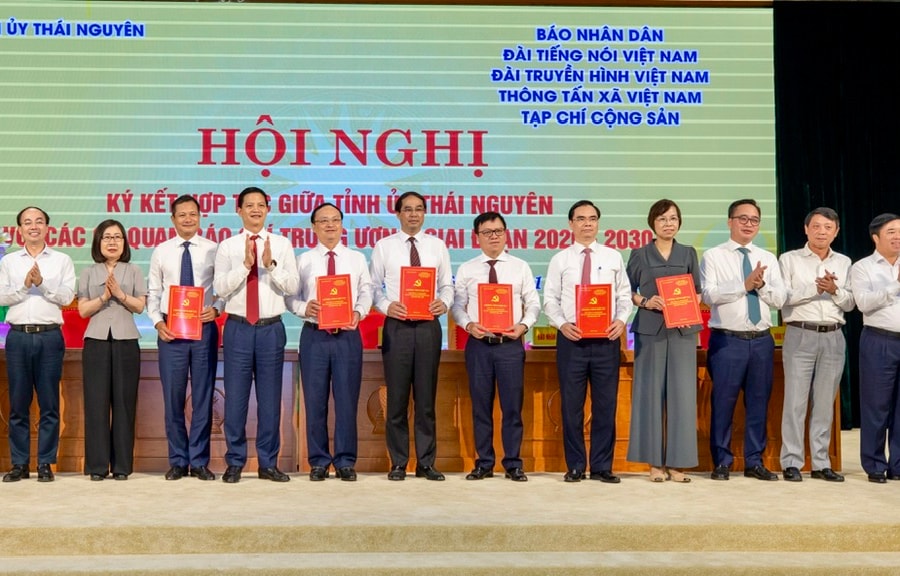 Thái Nguyên ký kết chương trình hợp tác với 5 cơ quan báo chí Trung ương: Tạo động lực truyền thông mới cho giai đoạn 2026 - 2030