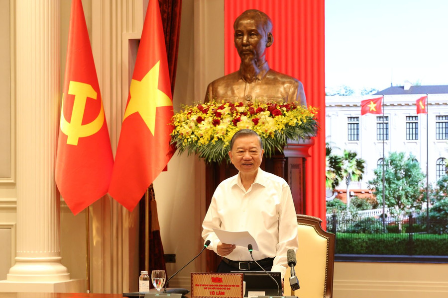 Bài toán đi trước, nhân tài theo sau