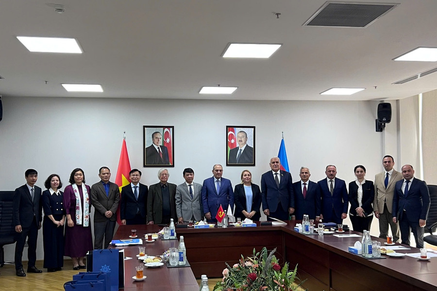 Tạp chí Cộng sản thúc đẩy hợp tác với các đối tác Azerbaijan trong nghiên cứu lý luận, khoa học và chuyển đổi số
